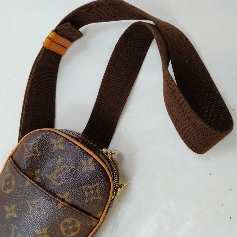 Louis Vuitton Monogram Canvas Brown and Tan Crossbody Belt Bag - Picture 3 of 9